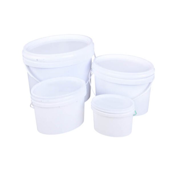 Multi-capacity oval plastic bucket