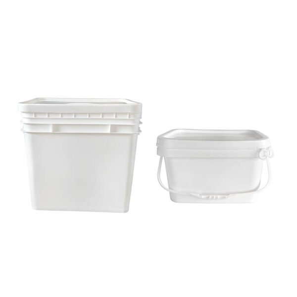 Plastic rectangular buckets with multiple capacities