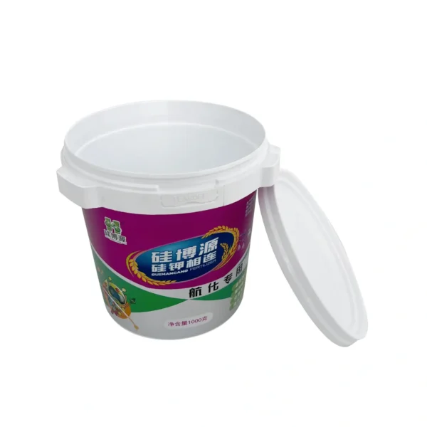 2.5Qt Plastic Fertilizer Buckets with Lid - Image 2