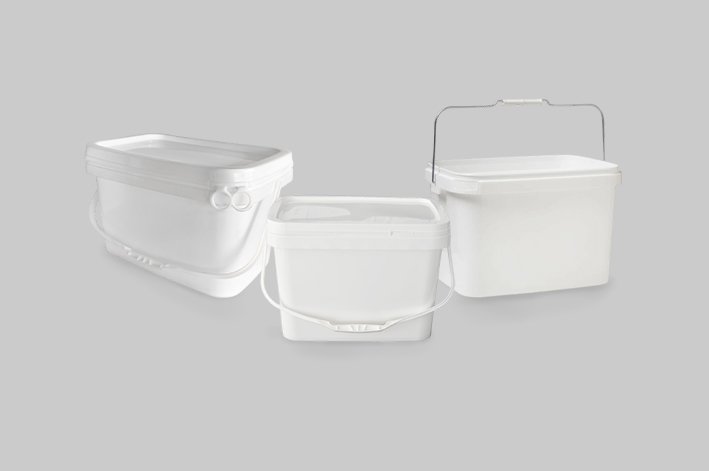 Rectangular plastic bucket