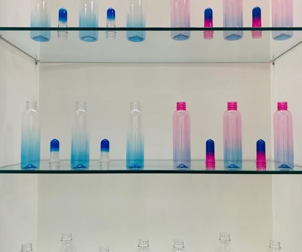 Gradient colors PET preforms